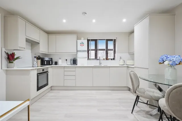 Photo 3 — Lime Court, 1 Lewis Road, CR4