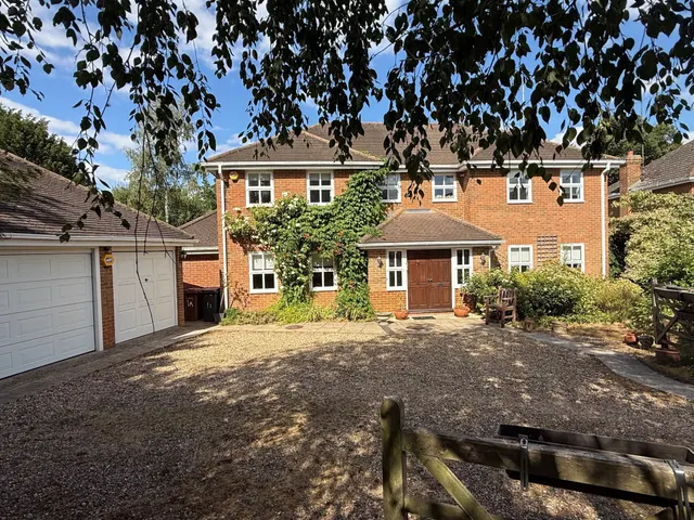 The Square, Rowledge, Farnham, GU10, photo 1