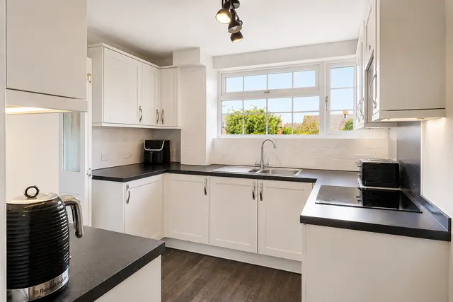 Caernarvon Crescent, Bletchley, MK3, photo 3