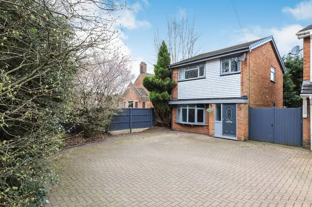 Cannock Road, Featherstone, WV10, photo 1