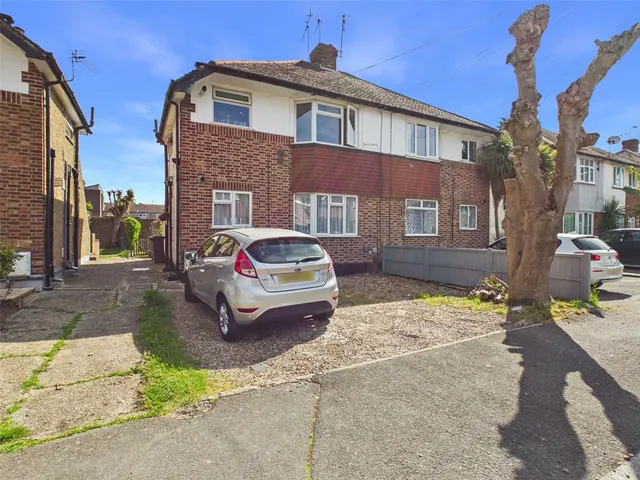 Elmcroft Close, Feltham, TW14, photo 1