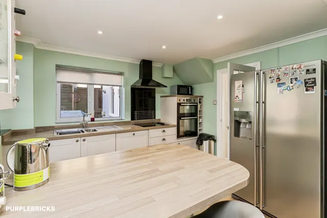 Rosedale Close, Crawley, RH11, photo 3