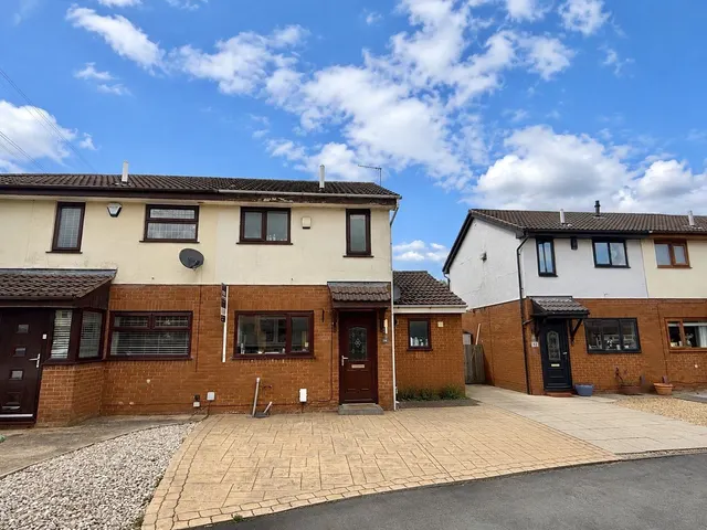Ravenwood, Chadderton, OL9, photo 1