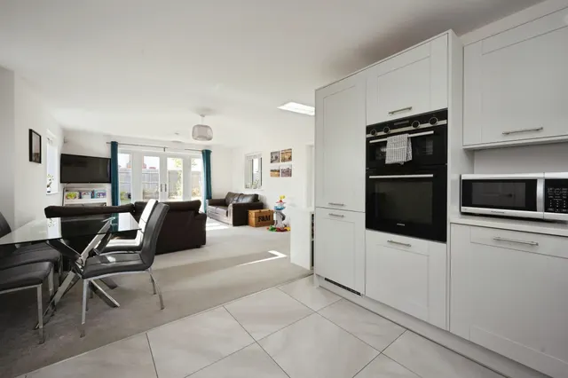 Worlds End Lane, Weston Turville, HP22, photo 2