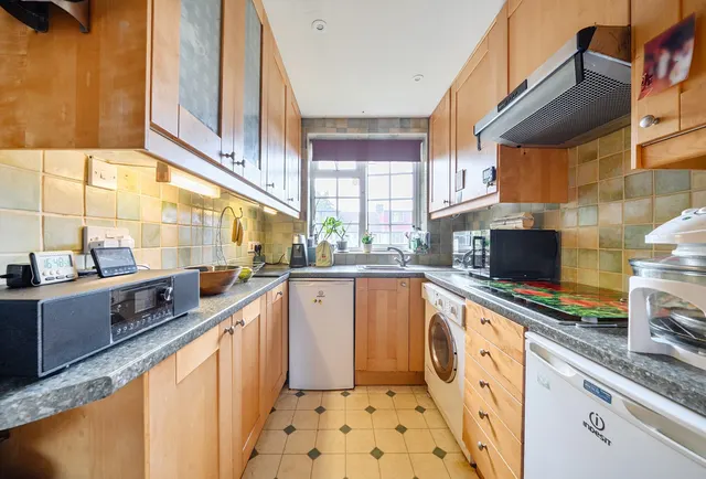 Photo 3 — Goodwood Close, Morden, SM4 5AW