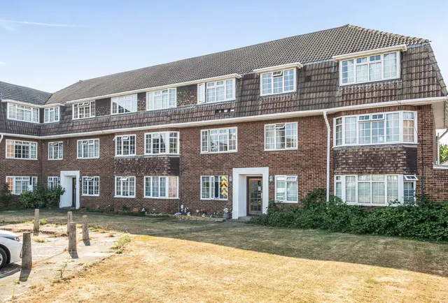 Goodwood Close, Morden, SM4 5AW, photo 1
