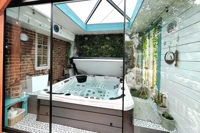 Photo 2 — Chalky Lane, Dogmersfield, Hampshire, RG27 8TG