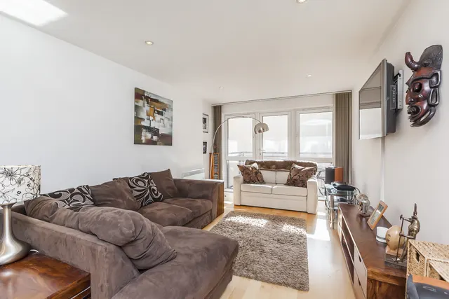 Vauxhall Bridge Road, London, SW1V, photo 1