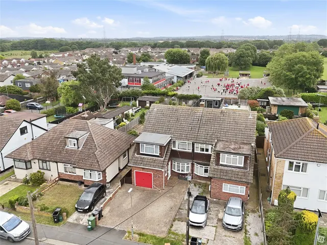 Hill Avenue, Wickford, SS11, photo 1