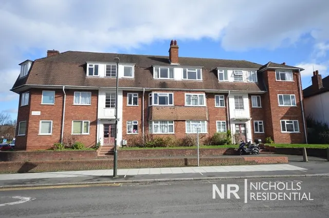 Central Gardens, Morden, SM4, photo 1