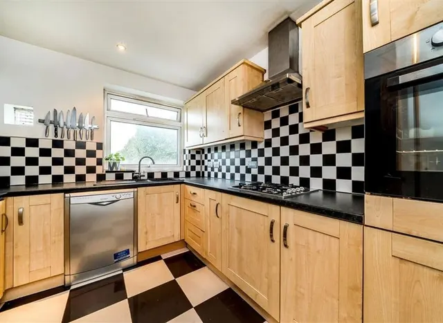 Thorburn Square, Bermondsey, SE1, photo 3
