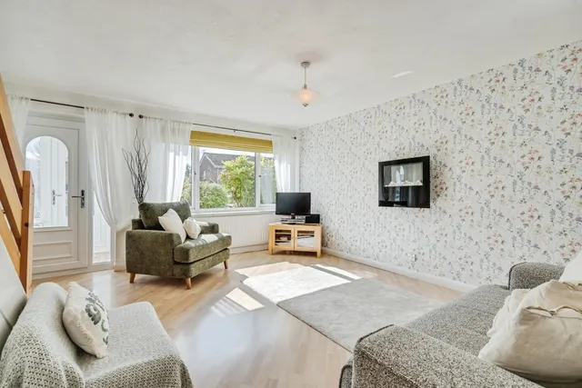 Drake Hall, Westhoughton, BL5, photo 3