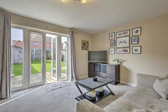 Photo 3 — Kent Road South, Northampton, Northamptonshire, NN5