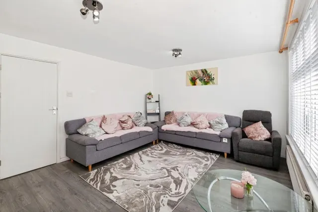 Spackmans Way, Slough, SL1, photo 2