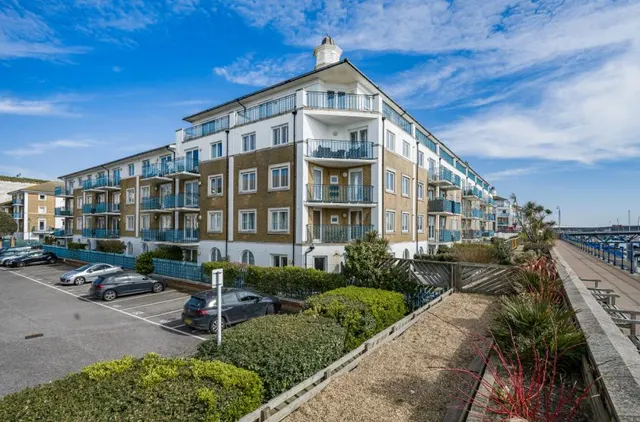 3 bedroom flat, The Strand, Brighton Marina Village, BN2