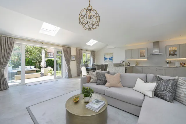 Newlands, Cranleigh, GU6, photo 2