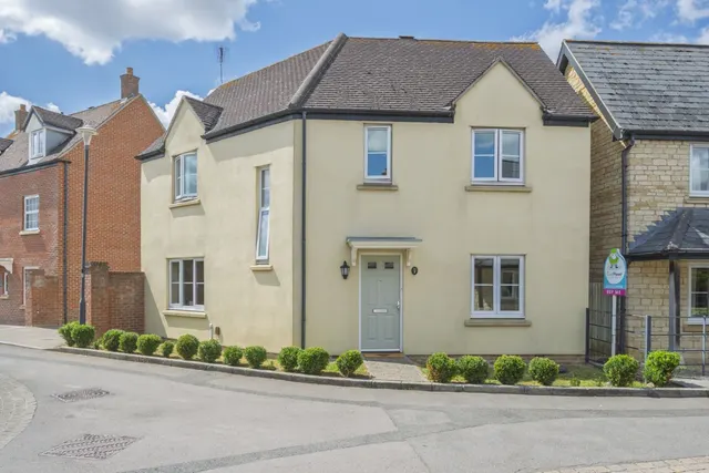 Fawley Close, Swindon, SN25, photo 1