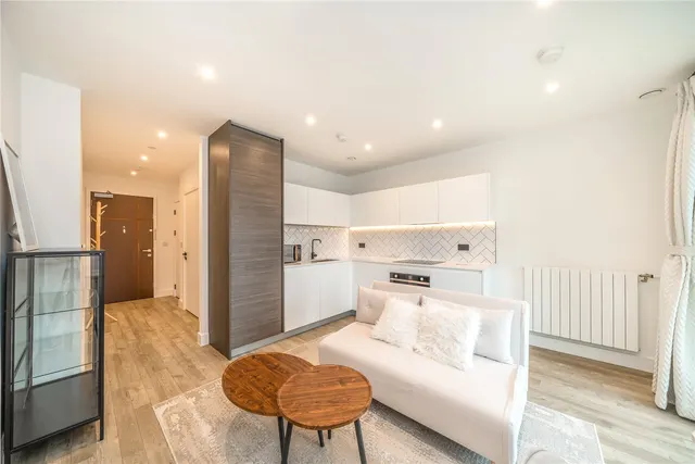 Plowden Road, London, SE3, photo 2