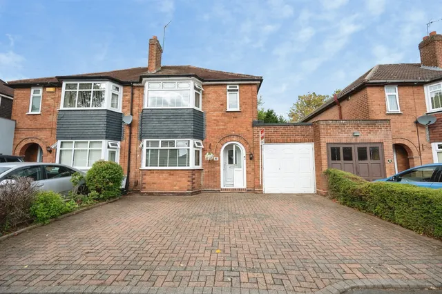 Charlemont Avenue, West Bromwich, B71, photo 1