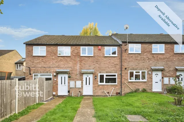 AVAILABLE NOW! Sycamore Drive, East Grinstead, RH19, photo 3