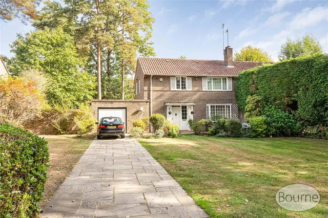 Paxton Gardens, Woodham, GU21, photo 1