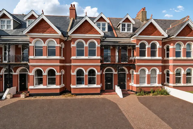 Brighton Road, Worthing, BN11, photo 1