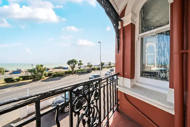 Brighton Road, Worthing, BN11, photo 2