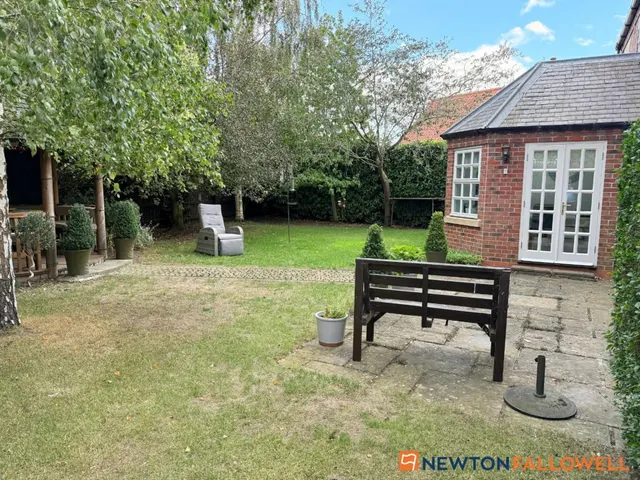 Bells Court, Carlton-Le-Moorland, LN5, photo 3