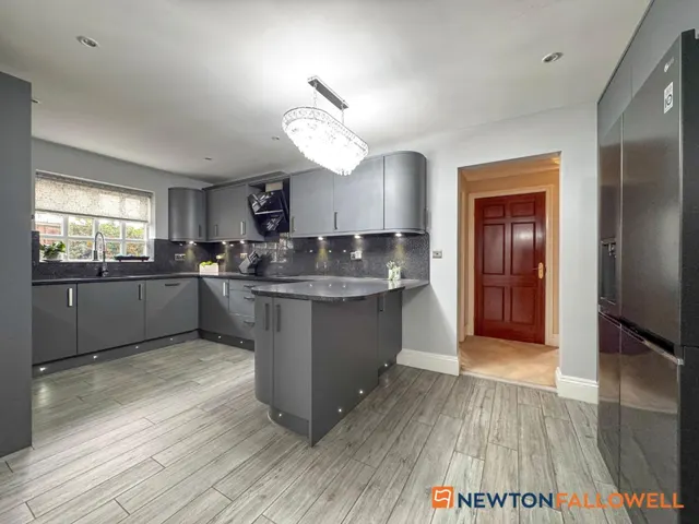 Bells Court, Carlton-Le-Moorland, LN5, photo 2