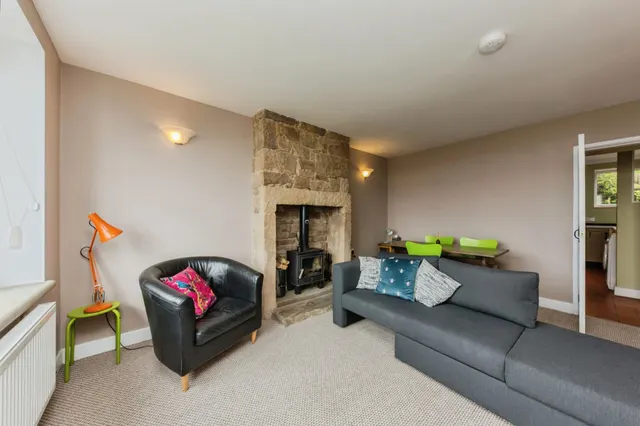 Top Heaths Row, Brown Edge, ST6, photo 3