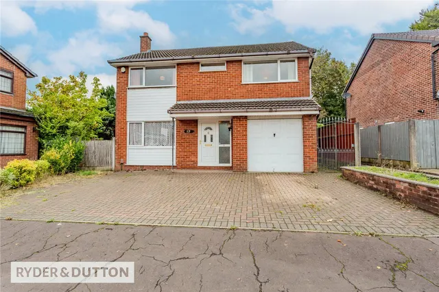 Lawnswood, Castleton, OL11, photo 1