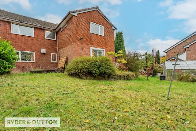 Lawnswood, Castleton, OL11, photo 2