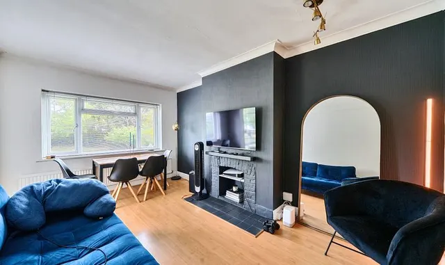 Photo 3 — Manor Green Road, Epsom, KT19