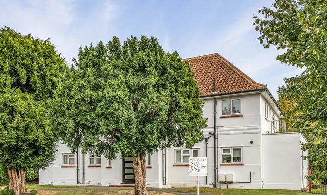 Manor Green Road, Epsom, KT19, photo 1