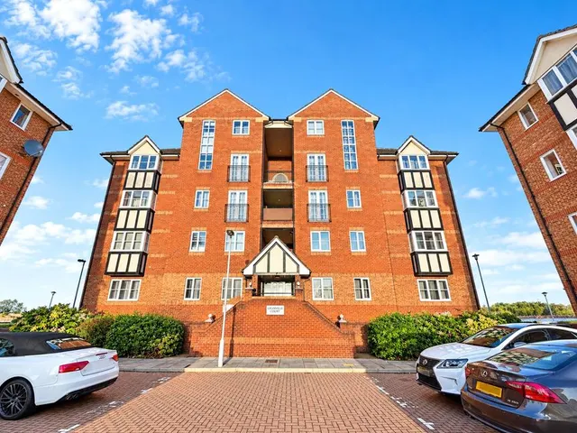 Chandlers Drive, Erith, DA8, photo 1