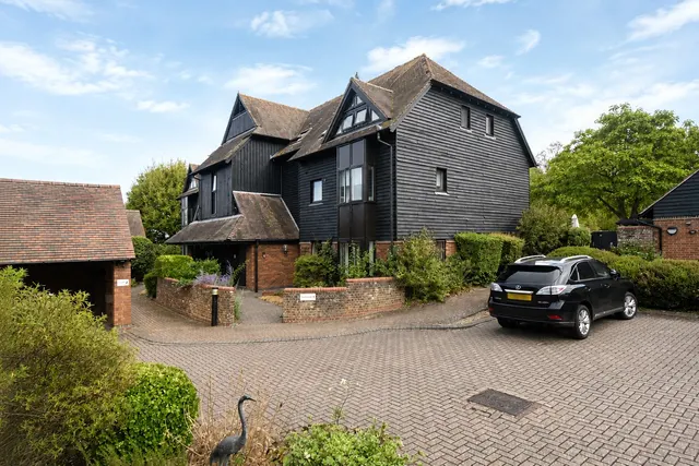 Palace Gate, Odiham, Hook, Hampshire, RG29 1JZ, photo 1