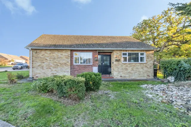 Leys Drive, Little Clacton, CO16, photo 2