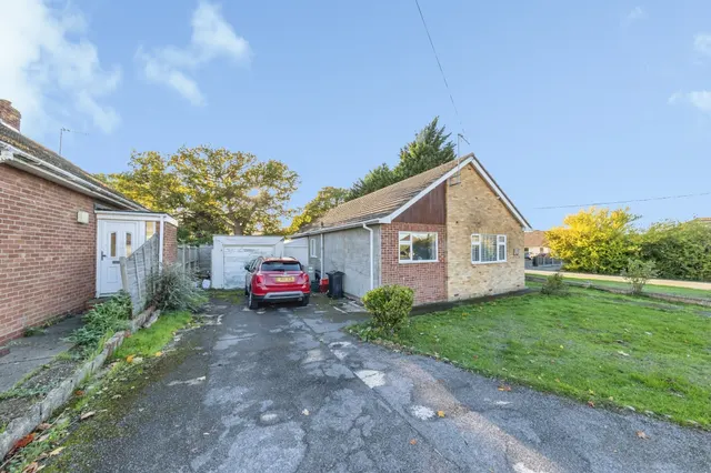 Leys Drive, Little Clacton, CO16, photo 1