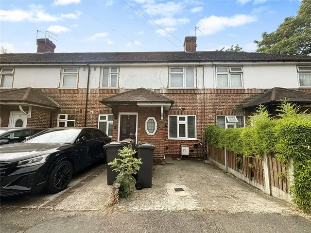 Grantham Gardens, Chadwell Heath, RM6, photo 1