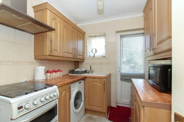 Photo 3 — Deaconsfield Road, Hemel Hempstead, Hertfordshire, HP3 9HZ