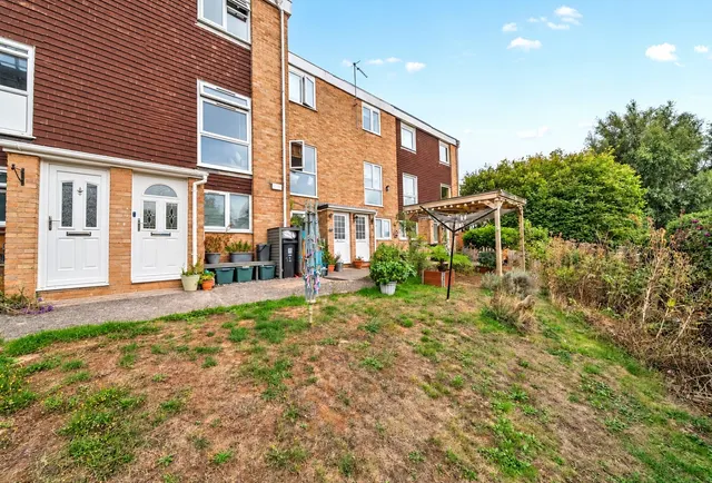 Photo 3 — Malvern Drive, Warmley, BS30 8XA