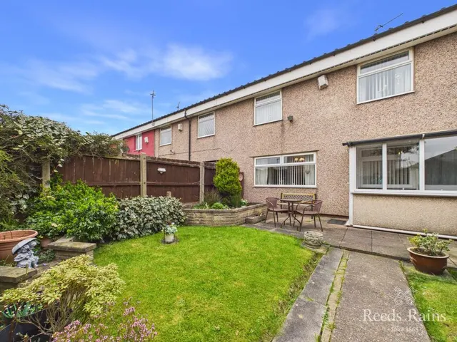 Topcliffe Garth, Bransholme, East Riding of Yorkshi, HU7, photo 1