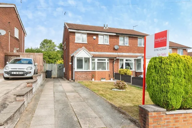 Wenlock Close, Newcastle, Staffordshire, ST5, photo 1