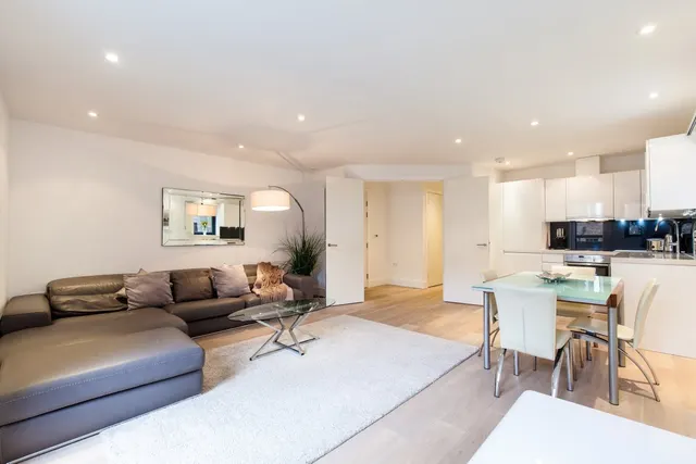 Piazza Residences, Bull Inn Court, Covent Garden, London, WC2R, photo 1