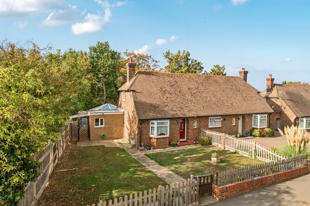 Rosebank, Epsom, KT18, photo 1
