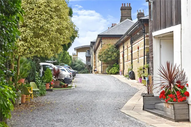 Old Station Way, London, SW4, photo 1