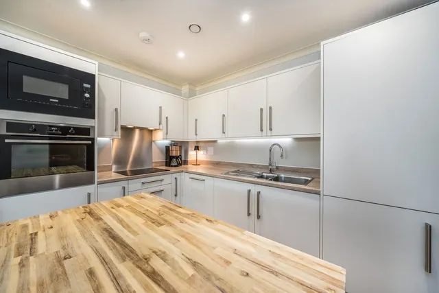 Osiers Road, SW18, photo 3