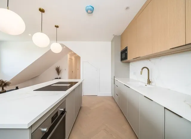 Pitt Crescent, Durnsford Court, SW19, photo 2
