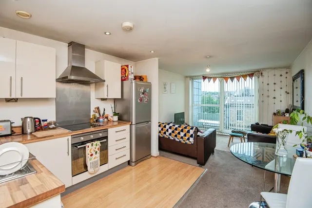 Photo 3 — Penistone Road, Sheffield, South Yorkshire, S6