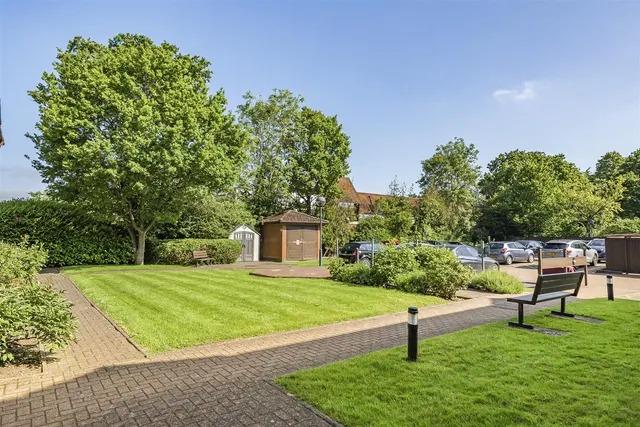 Furzehill Road, Borehamwood, WD6, photo 2